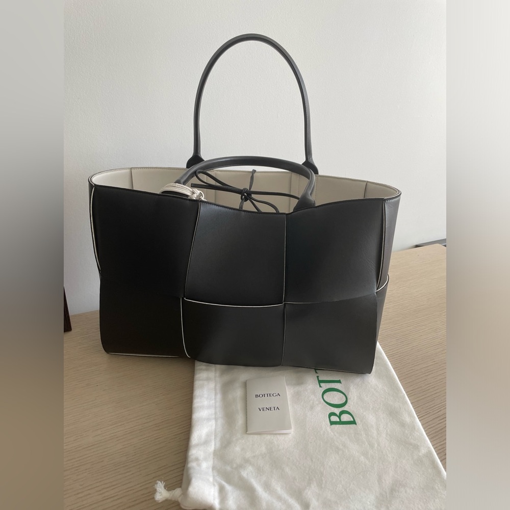 Bottega Veneta Arco Medium Black Woven Leather Tote with white interior- BNWT